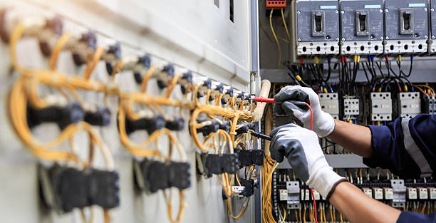 Professional Electrician technician working in Pineland, TX